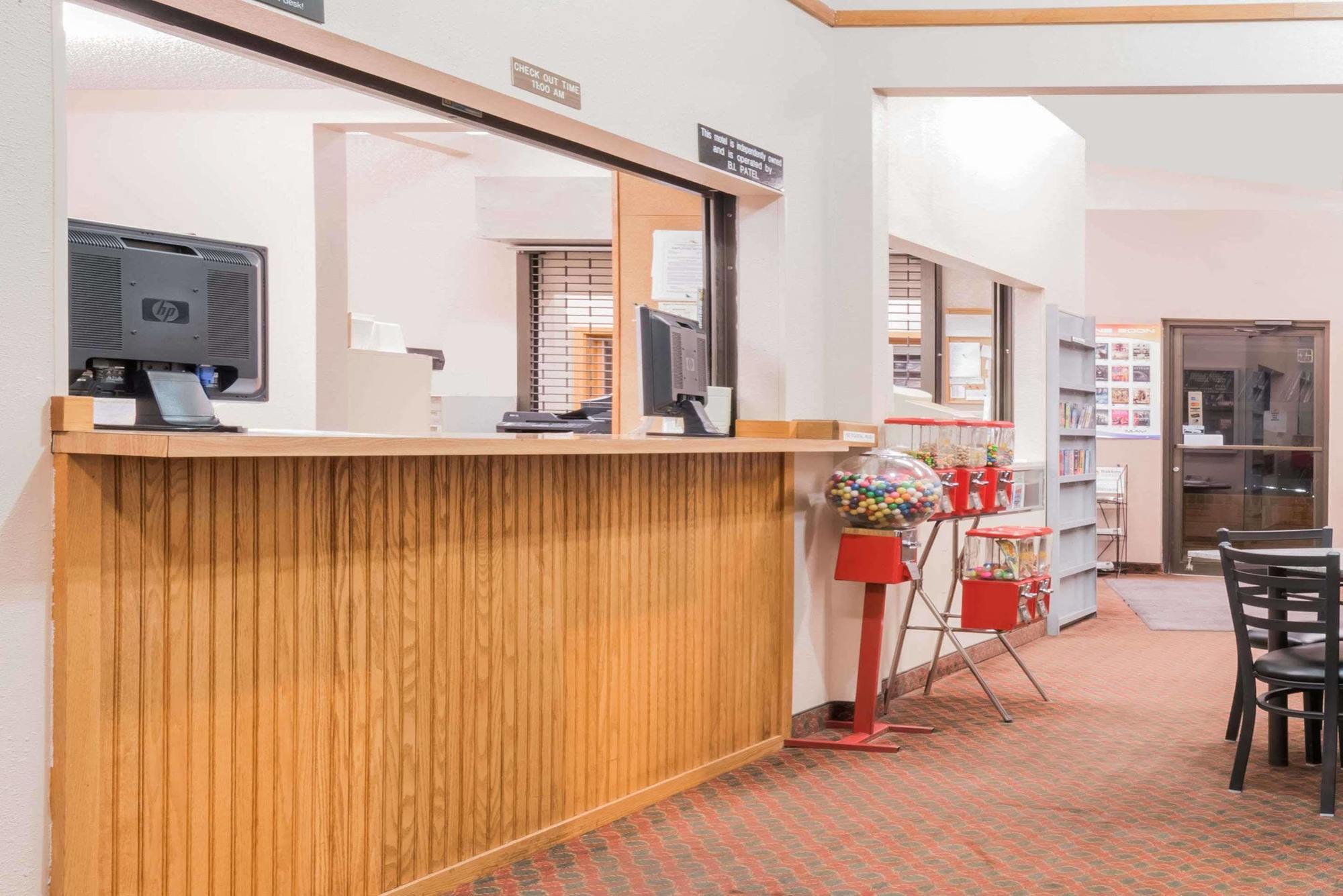 Hotel Super 8 By Wyndham Glendive Exterior foto